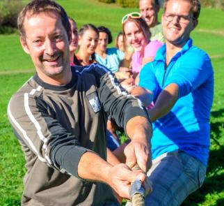 Den Zusammenhalt stärken Den Zusammenhalt stärken